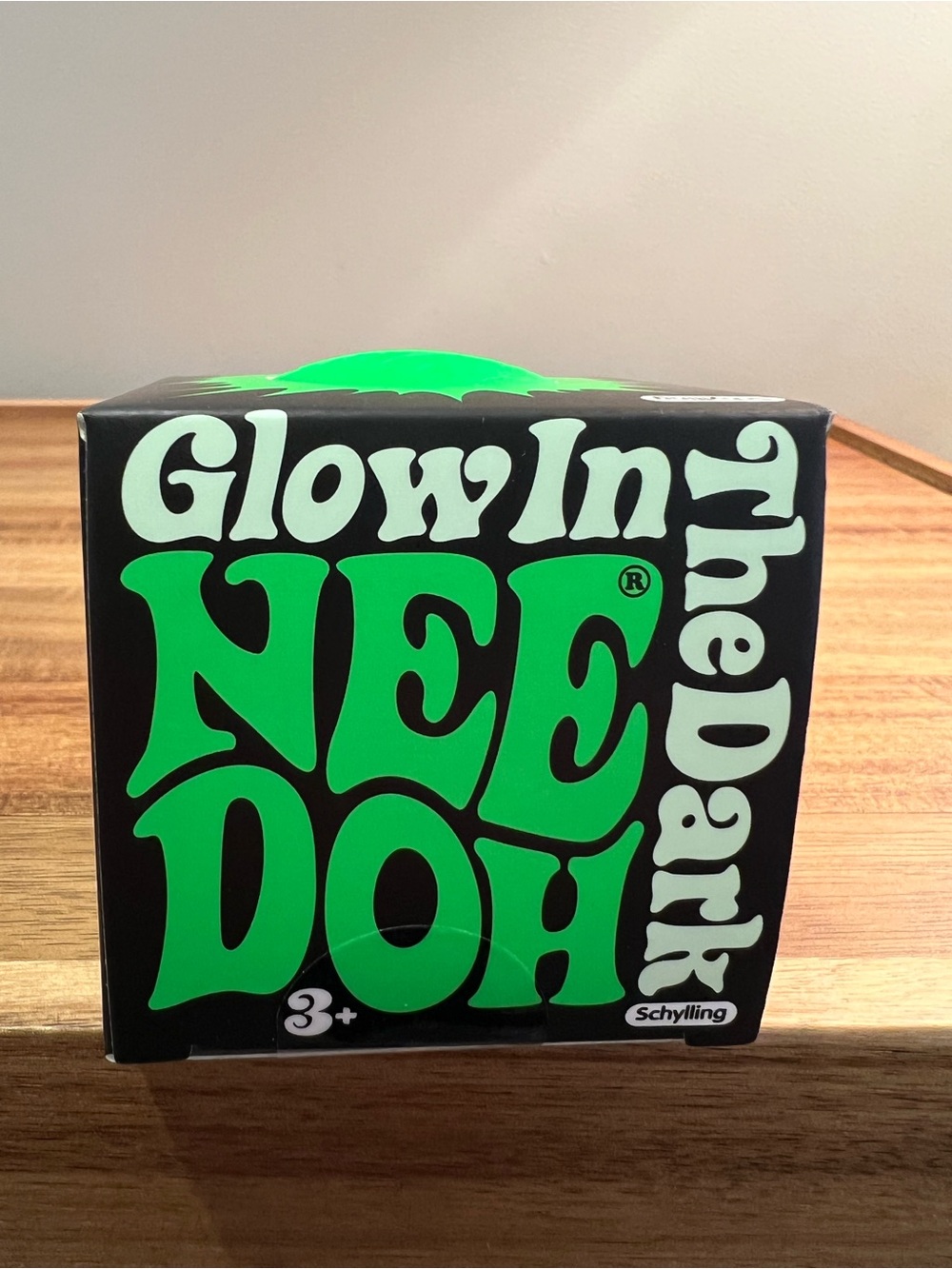 ๐๐ฅ Glow In The Dark NeeDoh Ball - Neon Green - VIRAL RARE ๐๐ฅ - Picture 4 of 4
